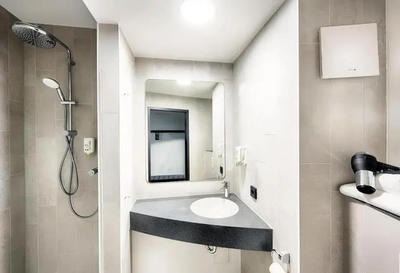 Perhehuone, B&b Hotel Bonn West