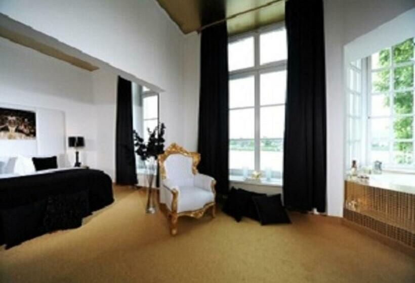 강 전망 스위트, Bucheneck