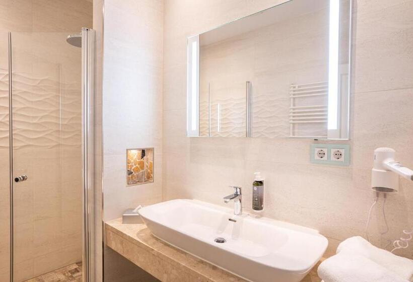 Comfort room with balcony, Buchenpark