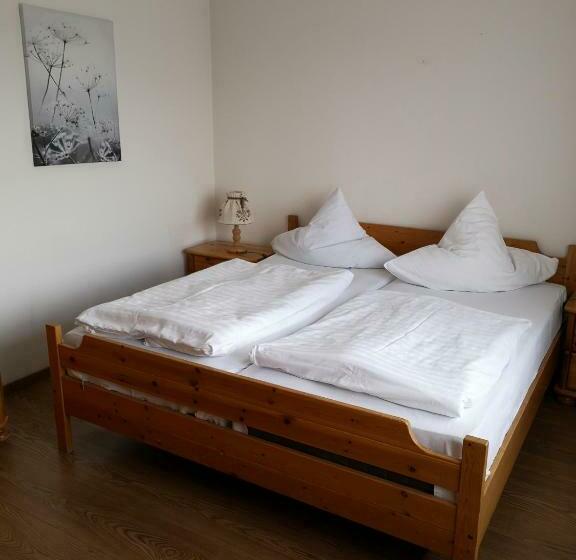 带1个卧室的公寓, Clemens