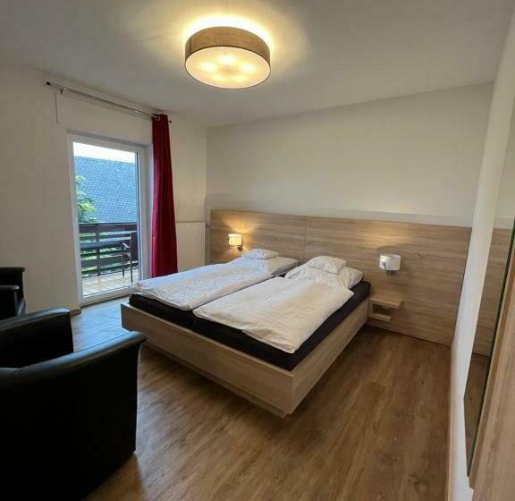 标准间带阳台, Clemens