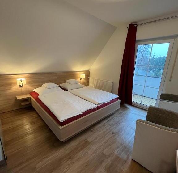 家庭套房, Clemens