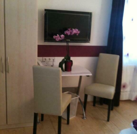 חדר סטנדרט, Dah Inn