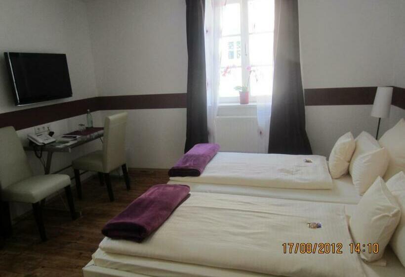 חדר סטנדרט, Dah Inn