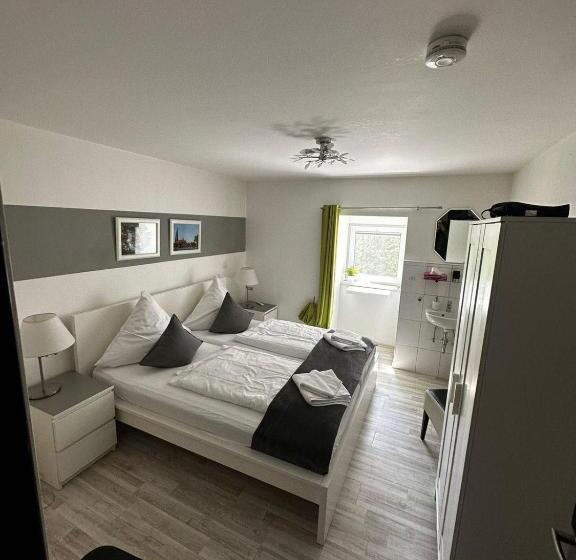 스탠다드 룸, Deutscher Hof