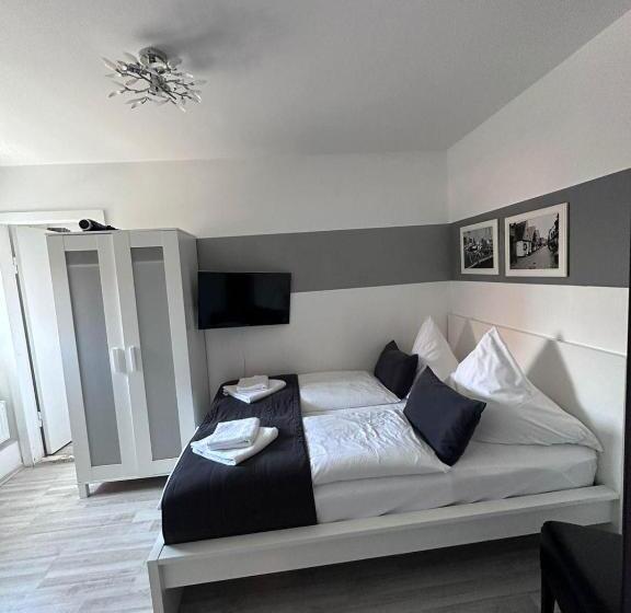 패밀리 룸, Deutscher Hof