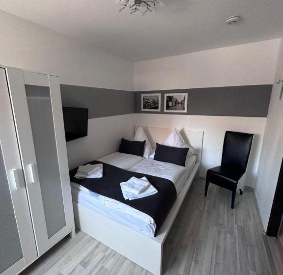 패밀리 룸, Deutscher Hof