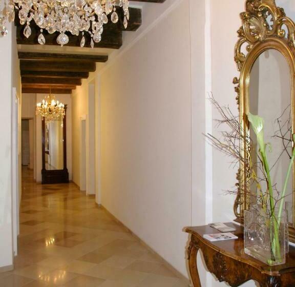 شقة غرفة واحدة, Goldenes Kreuz