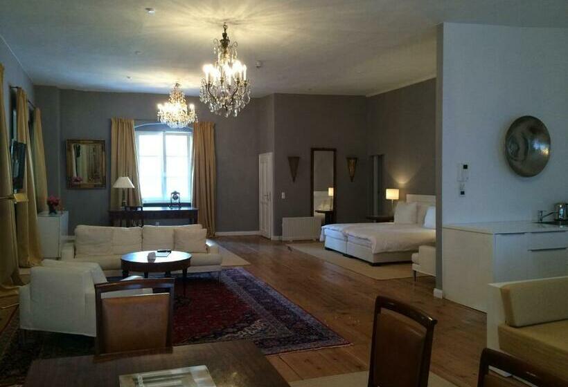 شقة غرفة واحدة, Goldenes Kreuz