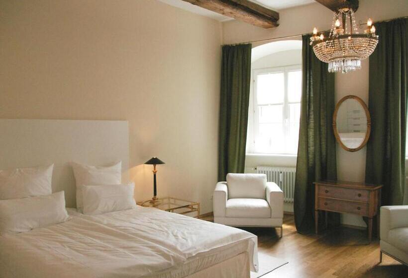 غرفة سوبيريور, Goldenes Kreuz