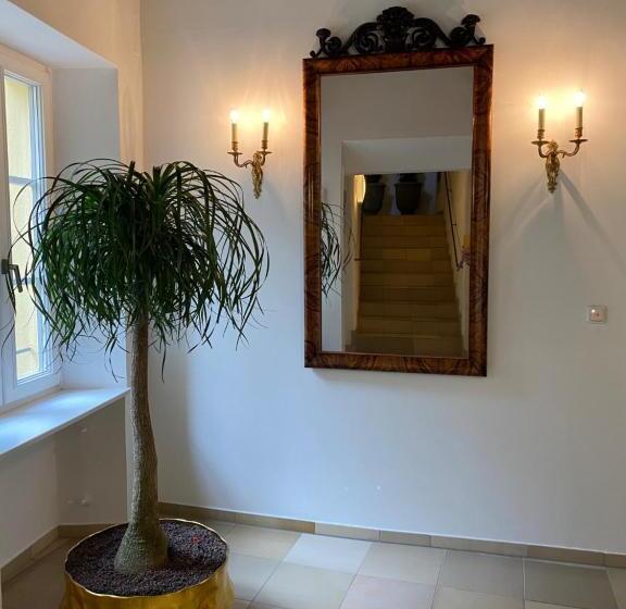 إستوديو ديلوكس, Goldenes Kreuz