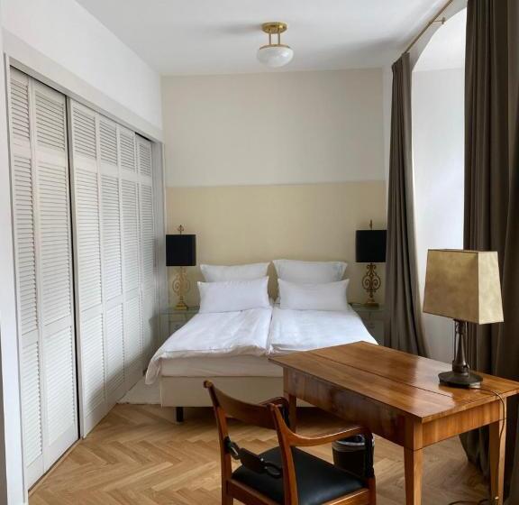 إستوديو ديلوكس, Goldenes Kreuz