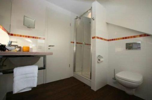 エコノミーシングルルーム, Gutenberg