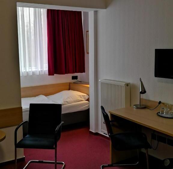 اتاق استاندارد سه نفره, Haus Vom Guten Hirten