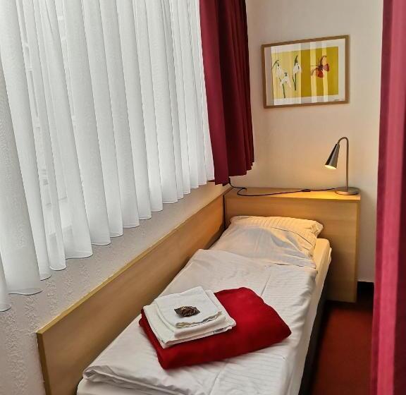 اتاق استاندارد چهار تخته, Haus Vom Guten Hirten