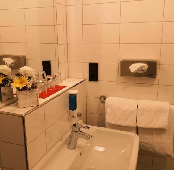 اتاق استاندارد چهار تخته, Haus Vom Guten Hirten