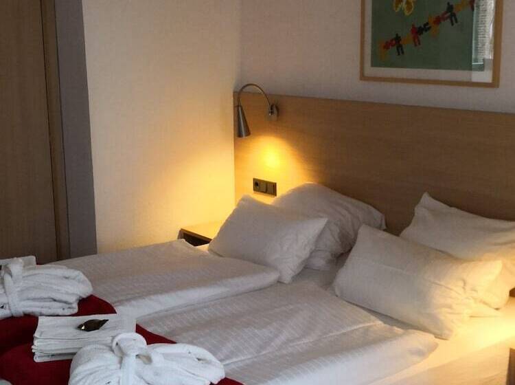 اتاق استاندارد چهار تخته, Haus Vom Guten Hirten