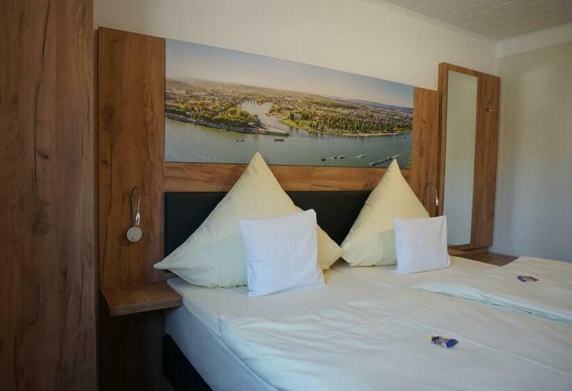 스탠다드 룸, Jan Van Werth