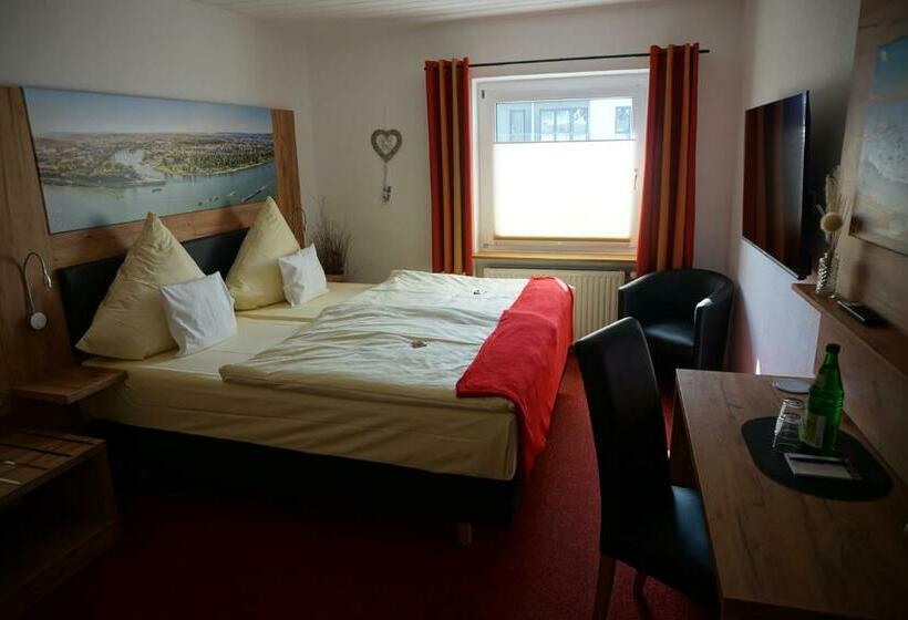 스탠다드 룸, Jan Van Werth