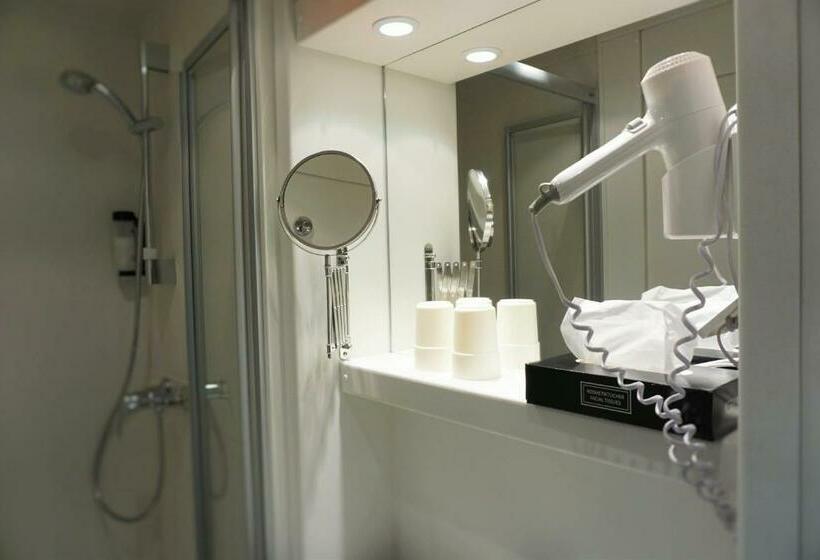 스탠다드 싱글 룸, Jan Van Werth