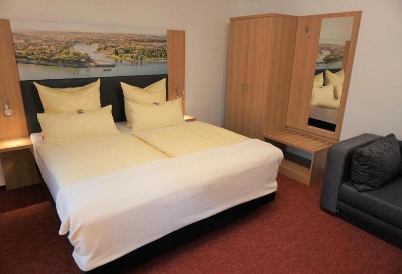 컴포트 룸, Jan Van Werth