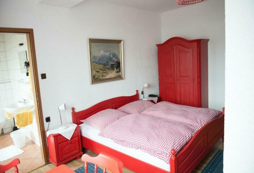 חדר סטנדרט לשלושה, Restaurant Köhler