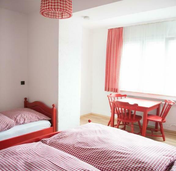 חדר סטנדרט לשלושה, Restaurant Köhler