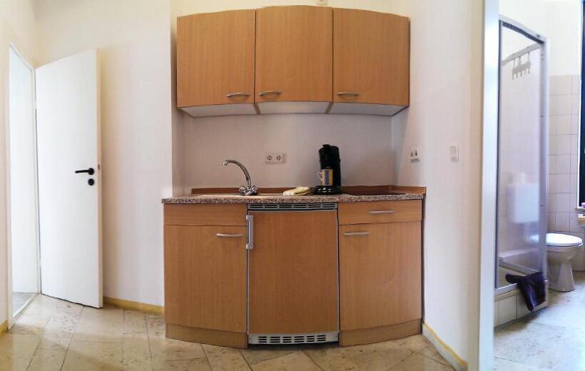 דירת חדר, Klenkes Am Bahnhof