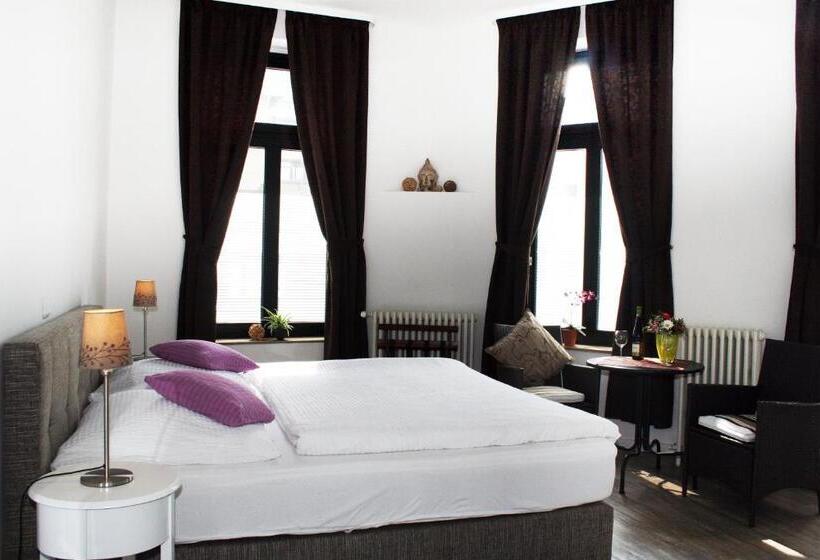 דירת חדר, Klenkes Am Bahnhof