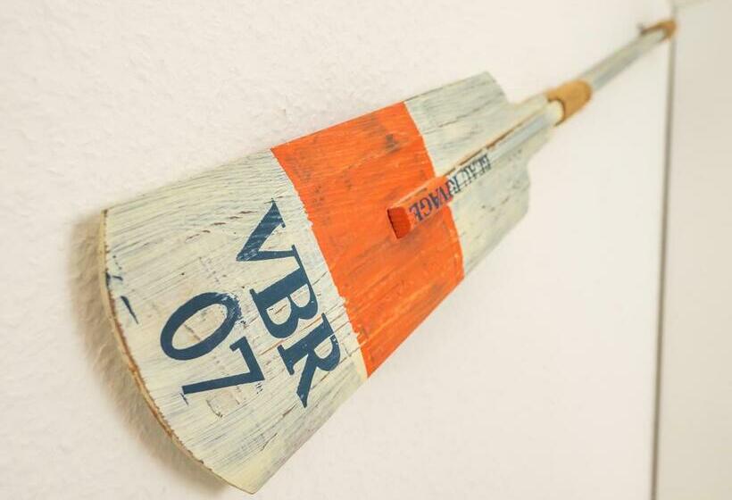 חדר בסיסי, Miramar