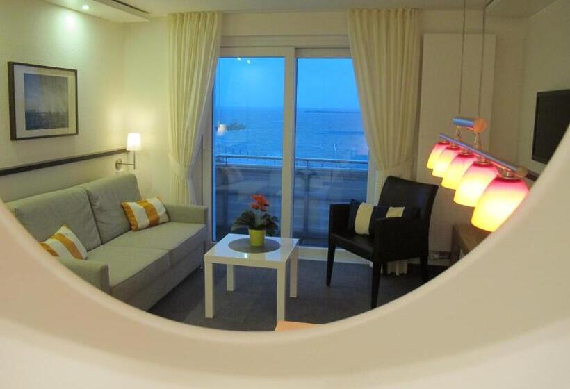 1 Bedroom Apartment Lake View, Miramar