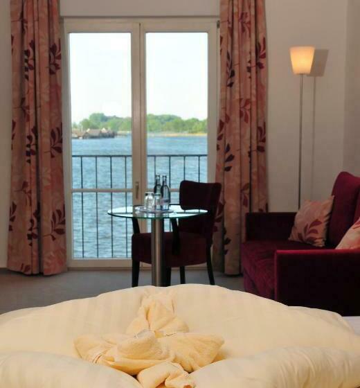 Comfort room with lake view, Müritzterrasse