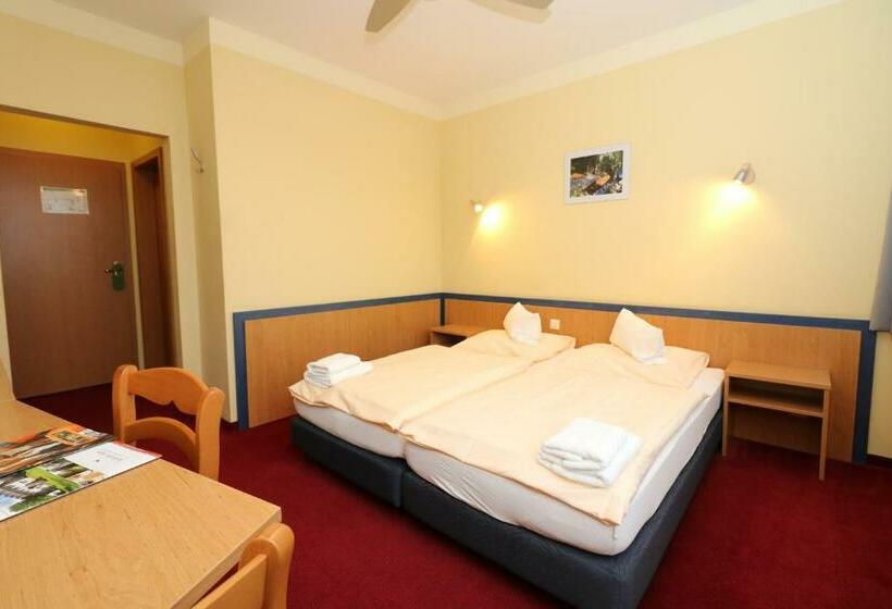 Номер Стандарт, Radduscher Hafen