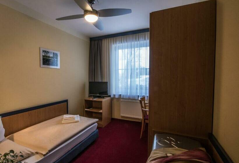 Номер Стандарт Индивидуальный, Radduscher Hafen