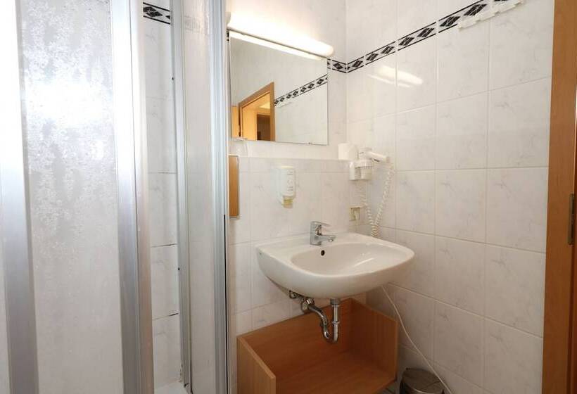 Номер Стандарт, Radduscher Hafen