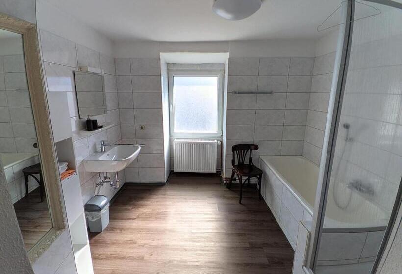 Номер Стандарт, Rath