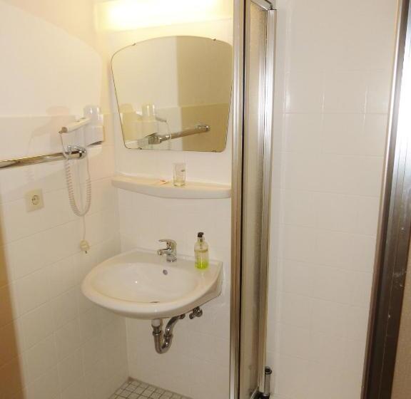 Номер Стандарт Индивидуальный, Rath