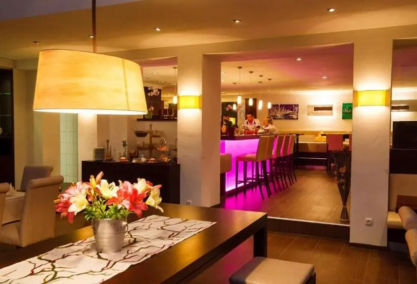スタンダードシングルルーム, Restaurant Bellevue
