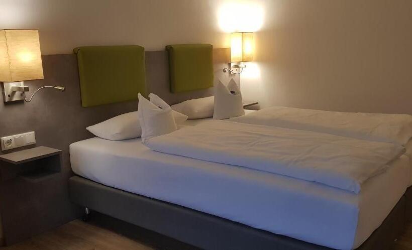 Номер Стандарт Вид на Горы, Restaurant Bellevue