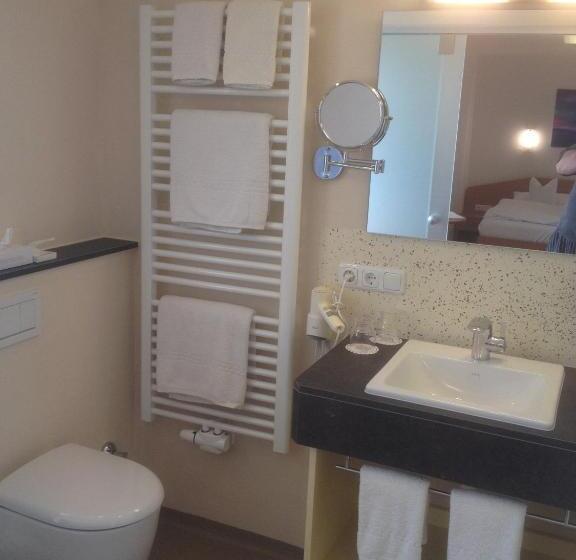 Номер Стандарт Вид на Горы, Restaurant Bellevue