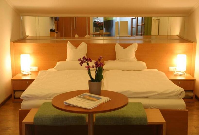 Номер Стандарт Вид на Горы, Restaurant Bellevue