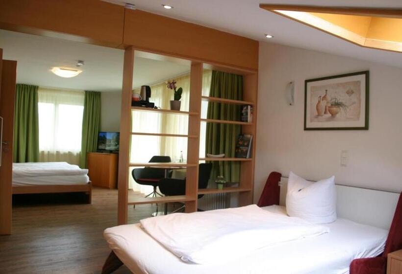 Семейный Номер Вид на Горы, Restaurant Bellevue