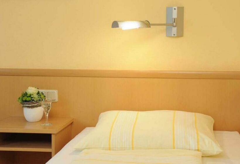 Номер Стандарт Индивидуальный, & Restaurant Hugenottengarten