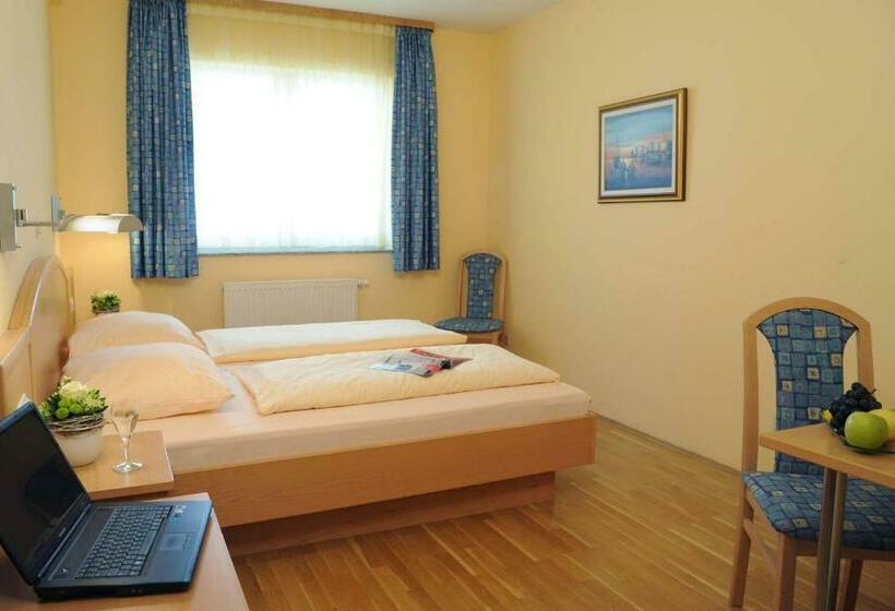 Номер Стандарт, & Restaurant Hugenottengarten