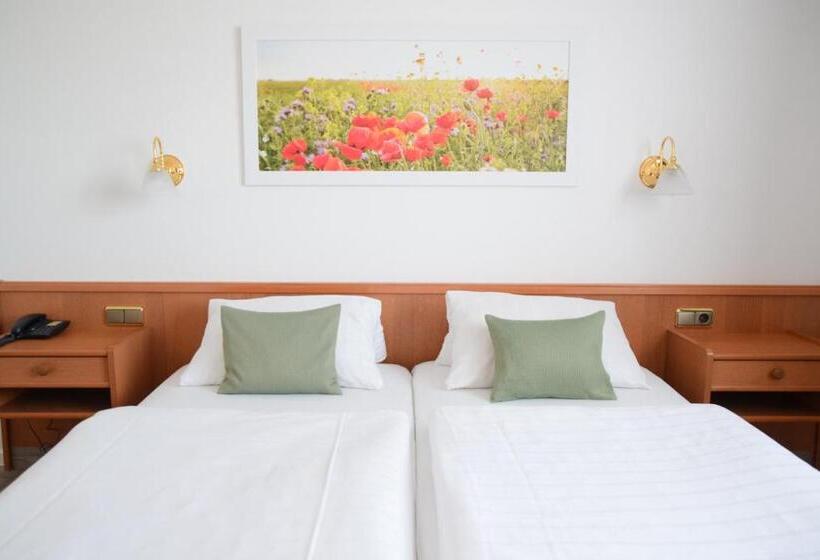 オーシャンビューファミリールーム, Thode