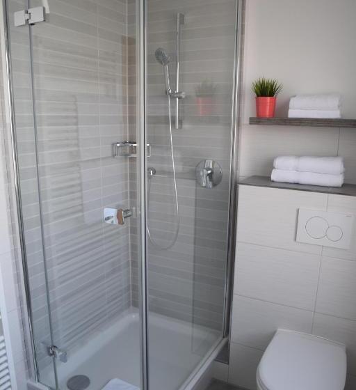 ２ベッドルームアパートメント, Thode