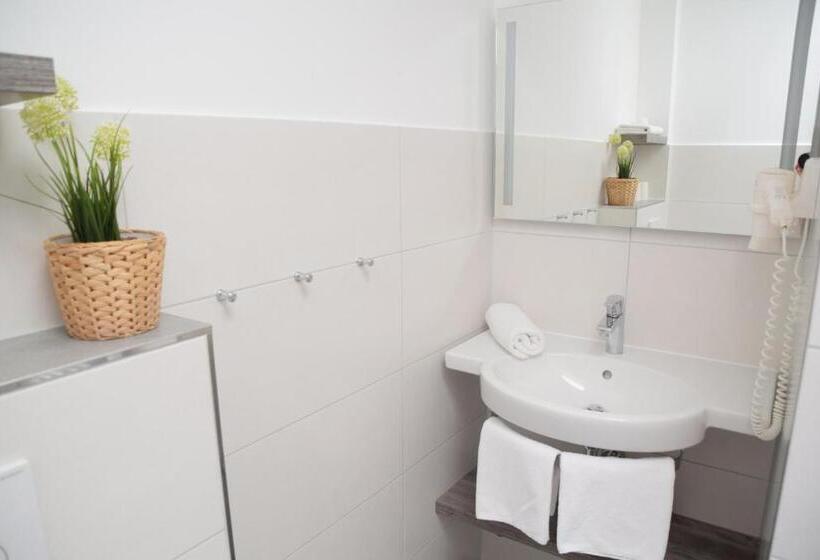 ２ベッドルームアパートメント, Thode