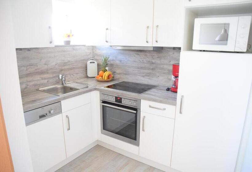 ２ベッドルームアパートメント, Thode