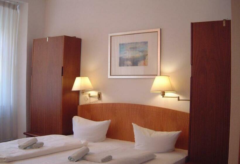 חדר סטנדרט לארבעה, Toscana