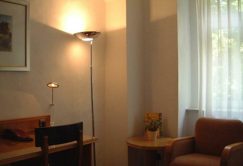 חדר סטנדרט לארבעה, Toscana